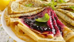 Citronové palačinky s rybízovým džemem: neuvěřitelně chutná snídaně podle jednoduchého receptu